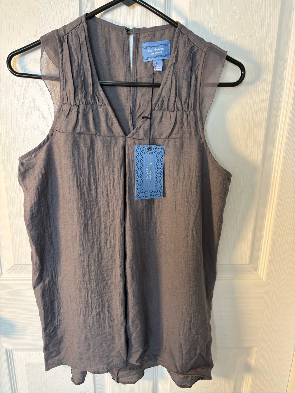 Simply Vera Vera Wang Gray Sleeveless V-Neck Gathered Yoke Camisole - Picture 2 of 5